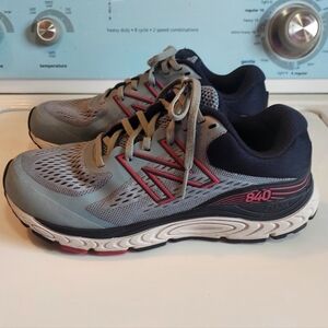 New Balance 840 Women's Size 8.5